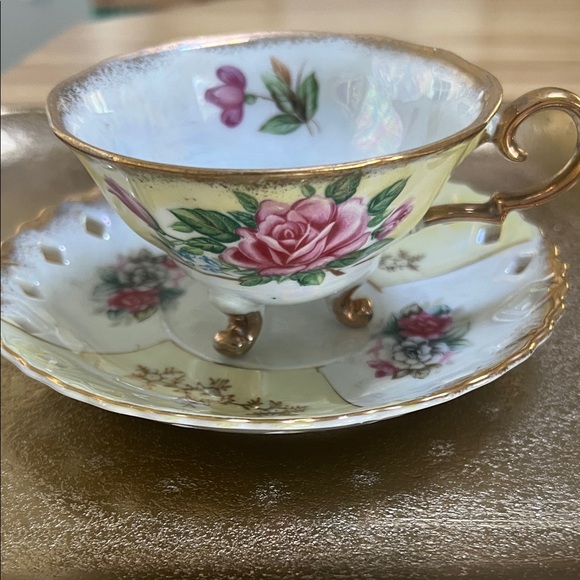 Japan Vintage Teacup Collection Other - #1369* vintage England Teacup and Saucer with Gold Accents